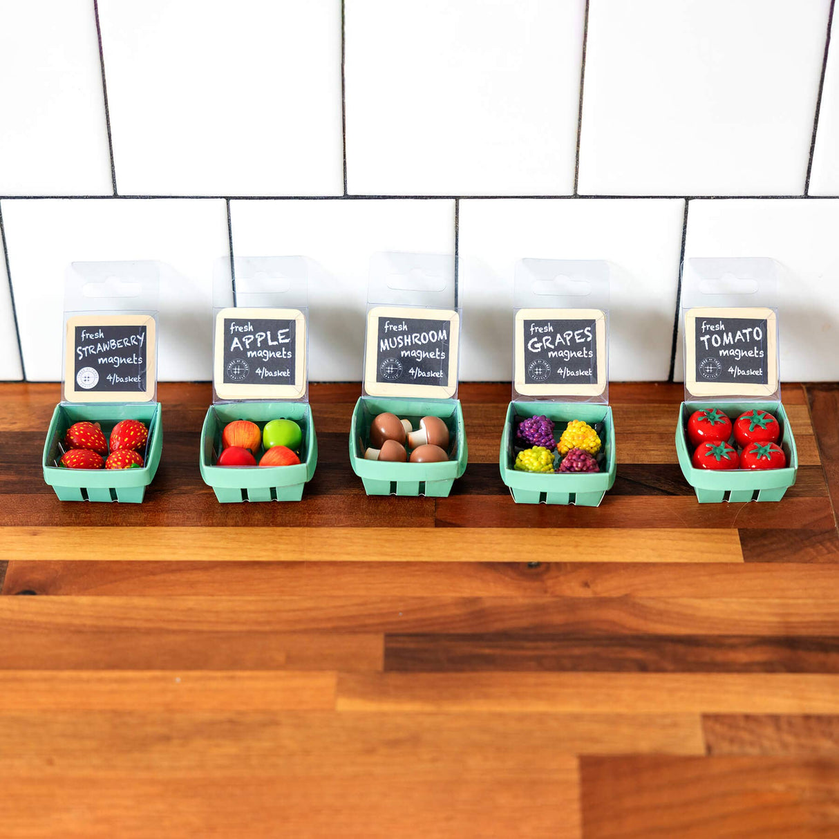 APPLE magnets ICONIC packaging