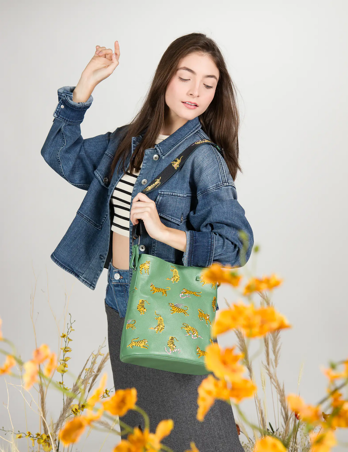 Vincent Basil Green Leather Shoulder Bag - Tiger Rumble