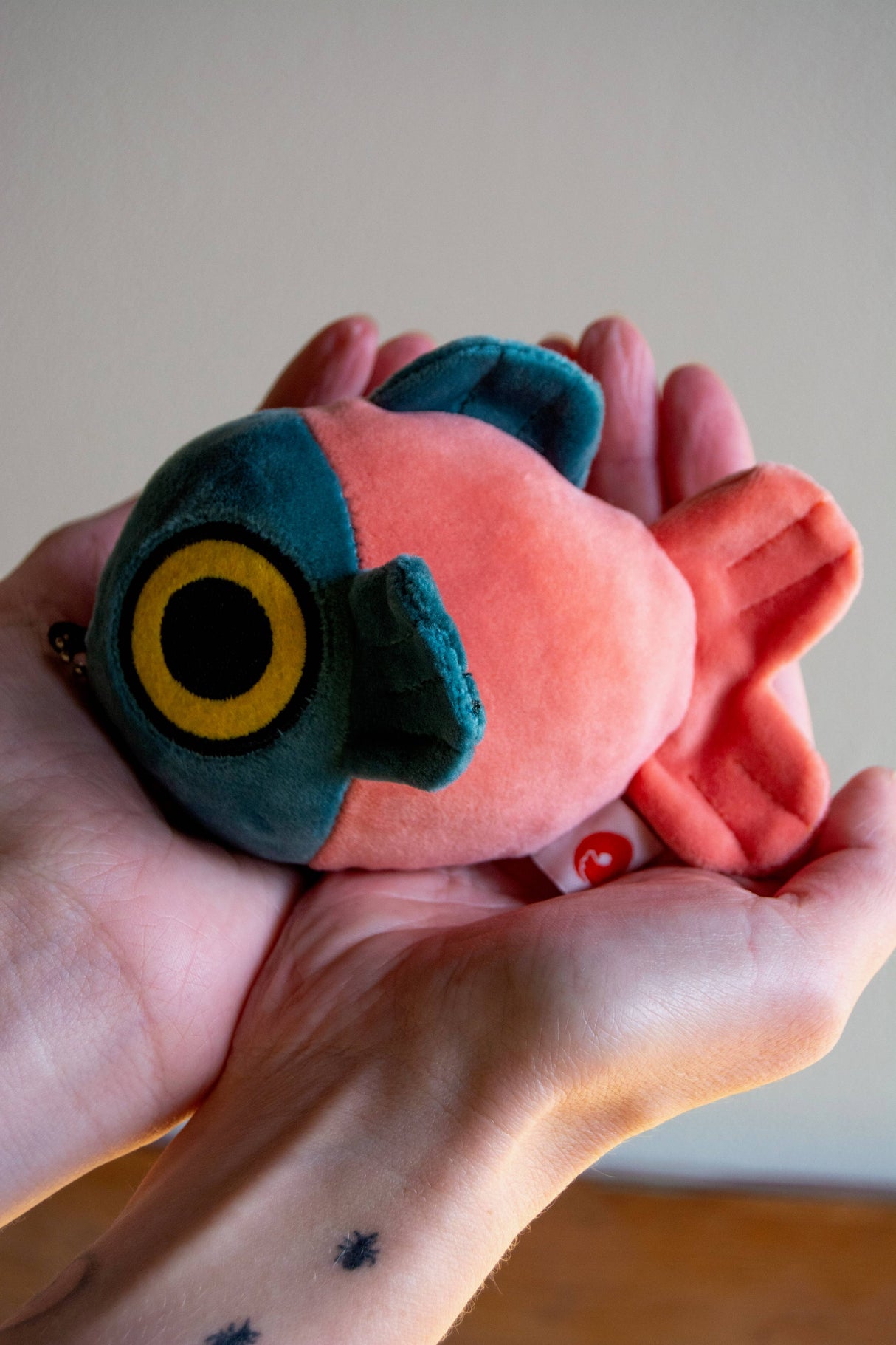 Mochi Fish Fry Plush Keychain - Coral and Dark Green