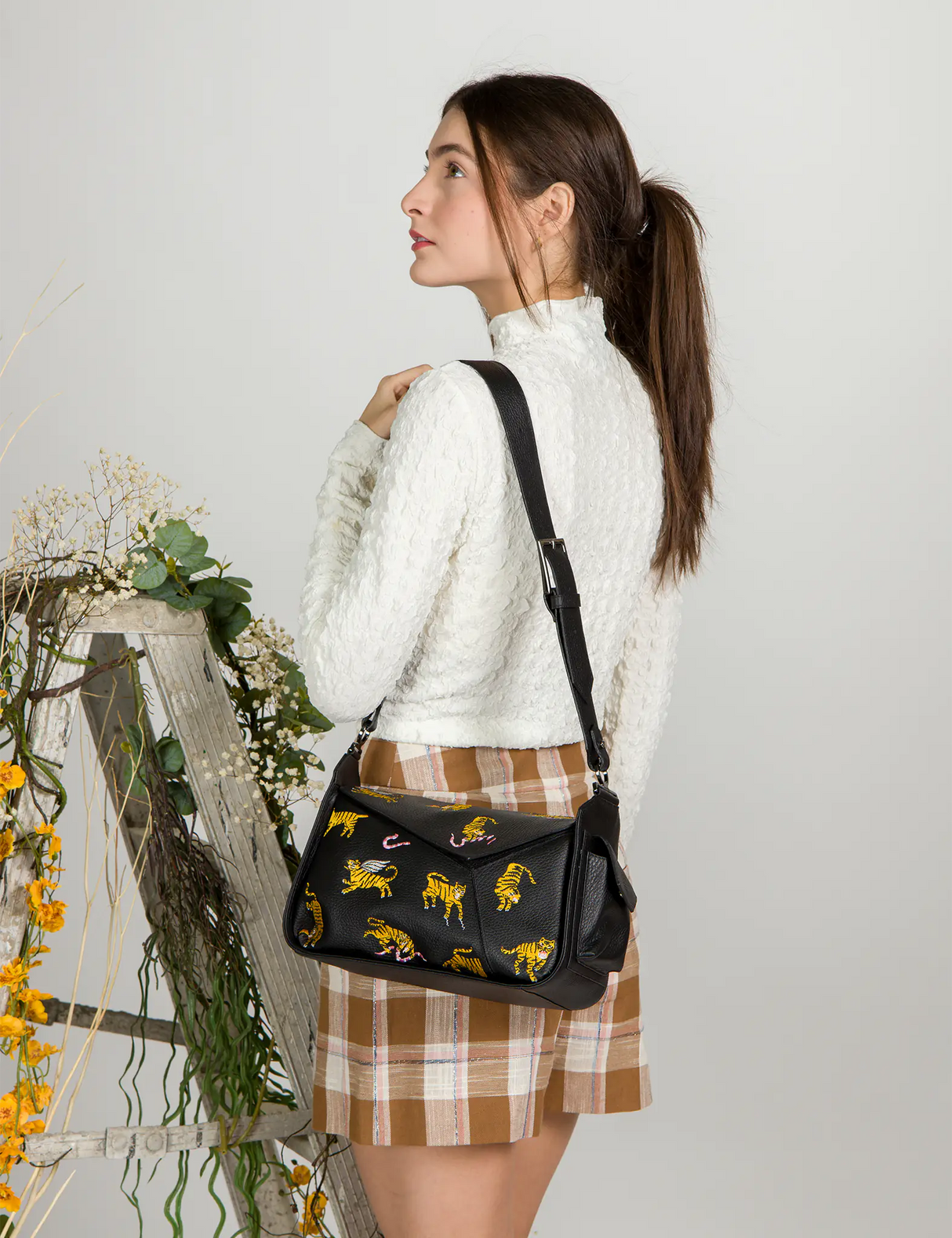 Houston Black Leather Shoulder Bag - Tiger Rumble