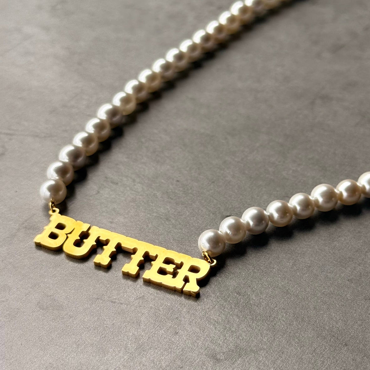 Butter Faux Pearl Necklace