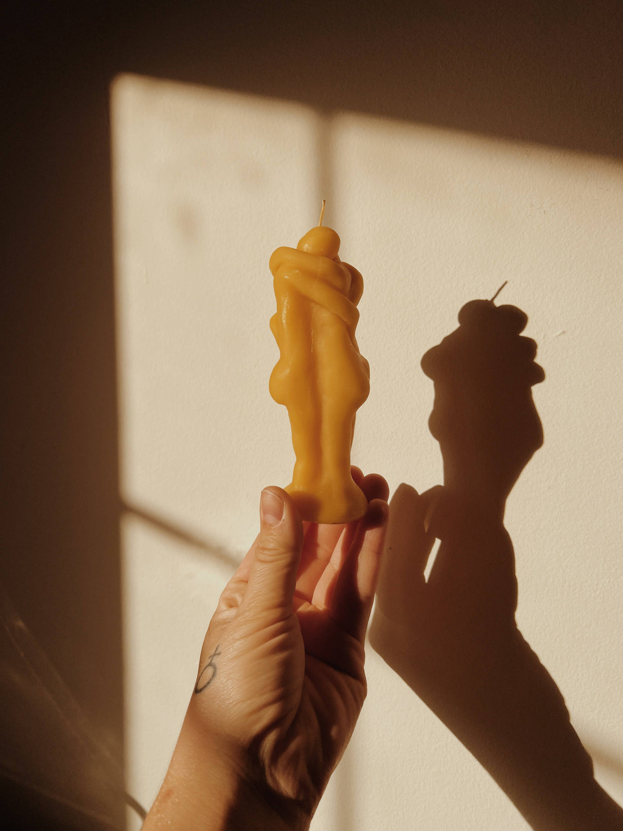 Handmade Natural Beeswax Hug Candle