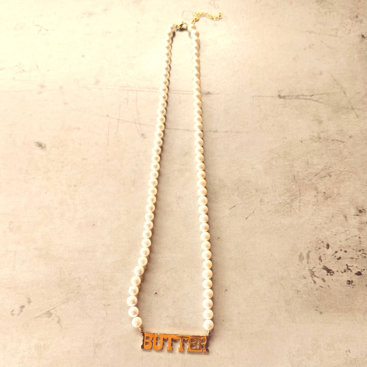 Butter Faux Pearl Necklace