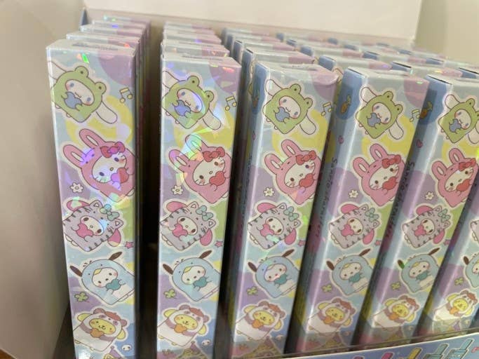 Sanrio Gold Clip & Soft Grip Pen Blind Box