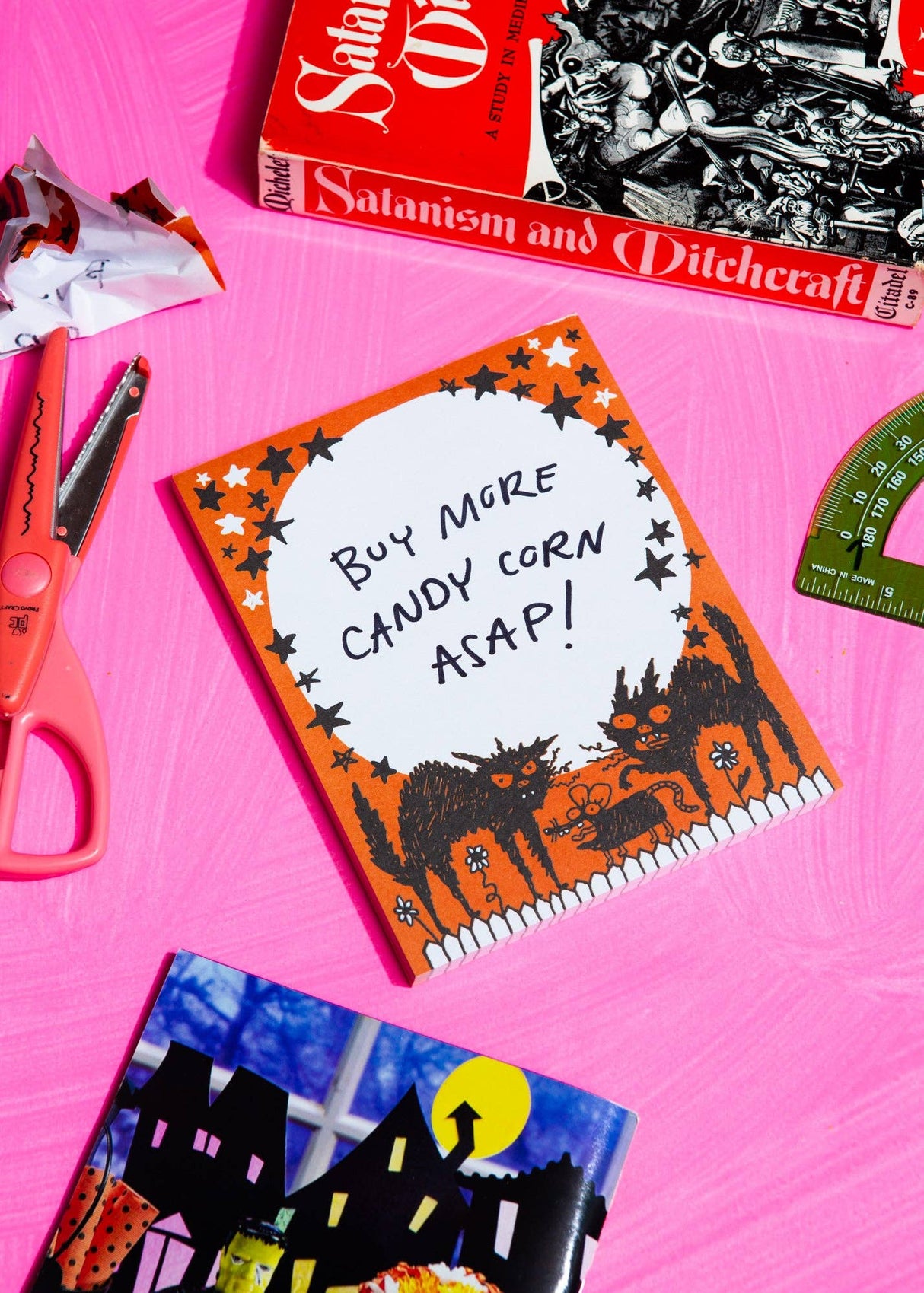 Scaredy cats scratch pad