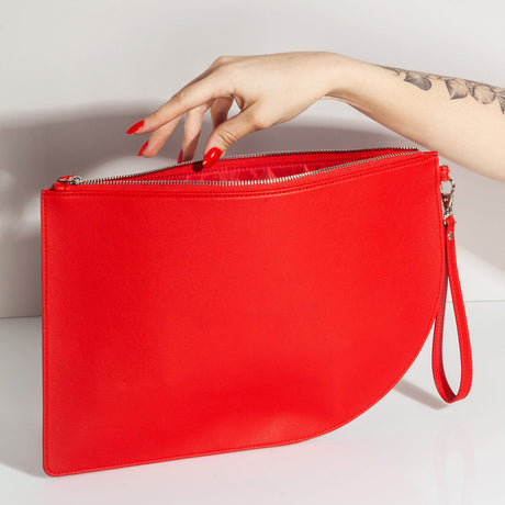 Curve Clutch In Red