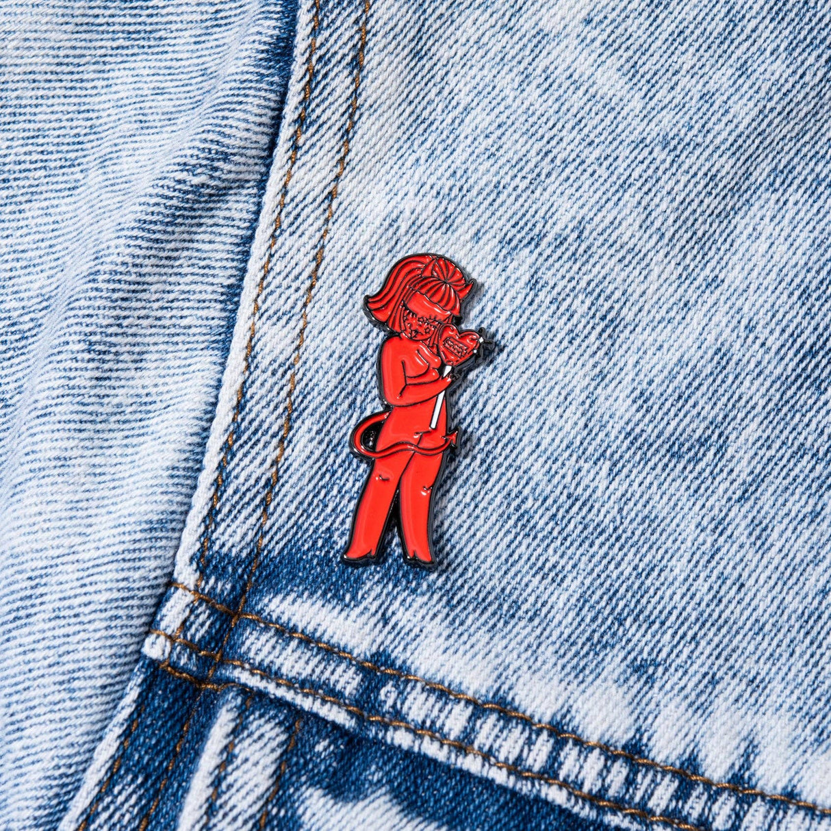 Lucy Lolli Pin